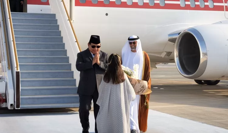 Pesawat Tempur PEA Kawal Penerbangan Prabowo Subianto