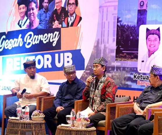 Rektor Universitas Brawijaya Serahkan 1.000 Bibit Durian