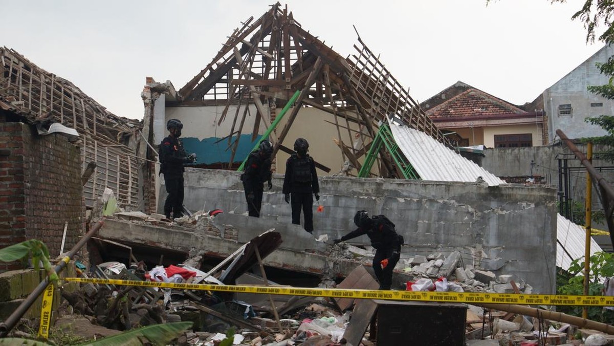 2 Korban Tewas Akibat Ledakan Rumah Polisi Di Mojokerto