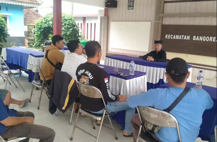 Warga Sukorejo Tolak Bubarkan Panitia Penjaringan