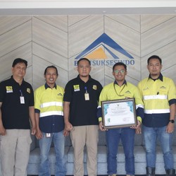 PT BSI Raih Penghargaan Zero Accident dari Gubernur Jatim