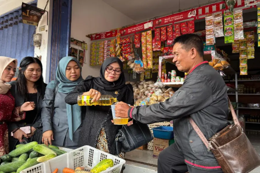 Hasil Di Luar Prediksi, Komisi II DPRD Sidak Minyakita Di Pasar Banyuwangi