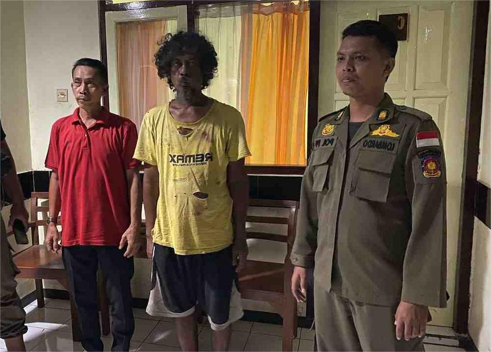 Dinas Sosial Banyuwangi Pulangkan Pria Asal Surabaya Yang Depresi Dan melakukan Kekerasan