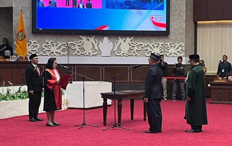 Junaidi Resmi Menggantikan Jimmy Carter Sebagai Wakil Ketua DPRD Kalteng